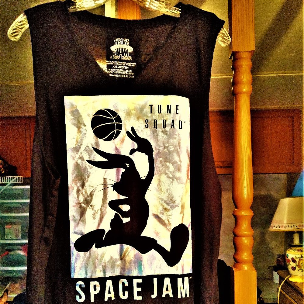 NWOT! WOMENS 2XL SPACE JAM BLACK SLEEVELESS TSHIRT